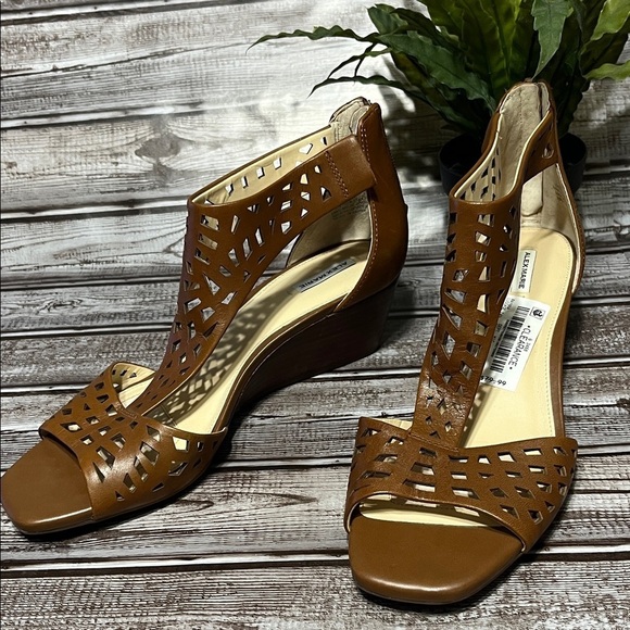 Alex Marie Shoes - Alex Marie Reddish Brown Cutout Wedge Sandals size 9